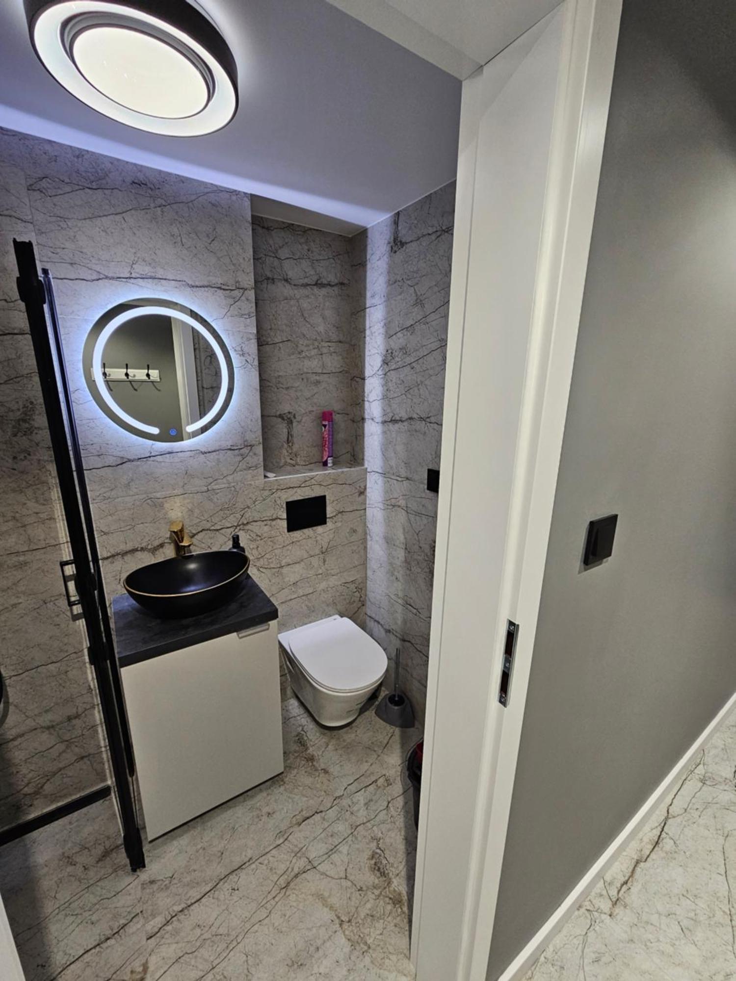 Apartament Z Jacuzzi Klimatyzacja Prywatny Parking ราดอม ภายนอก รูปภาพ